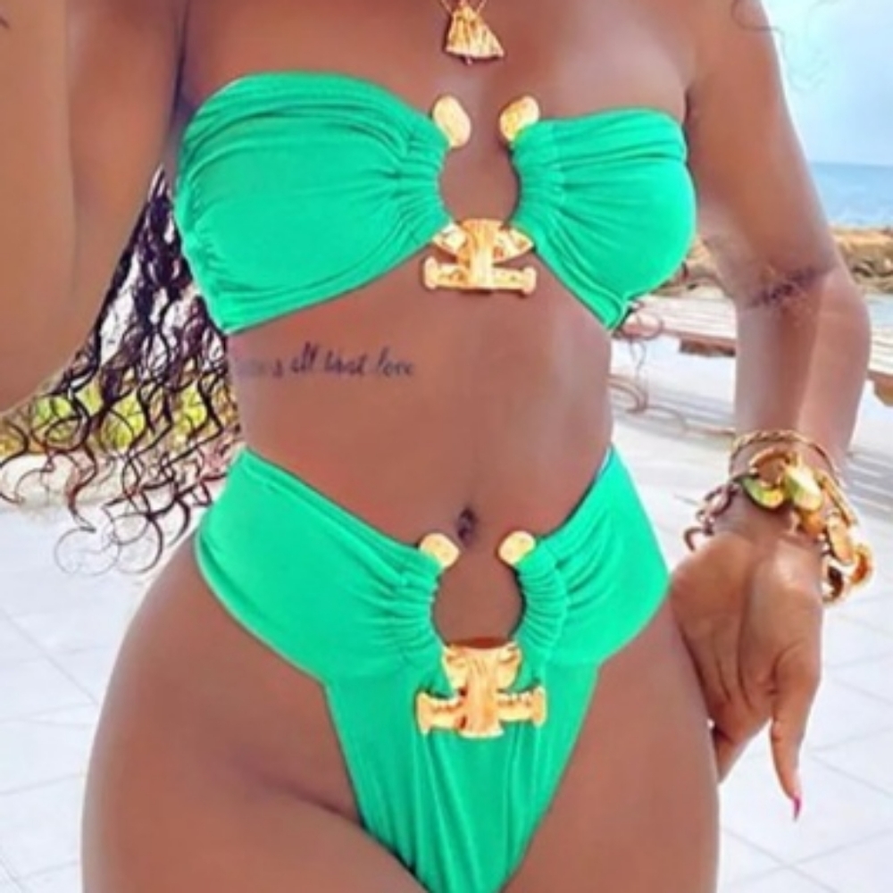 2 pas swimsuit top and bottom